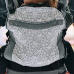 Liliputi® Csatos HordozóRainbow Line – Birdie