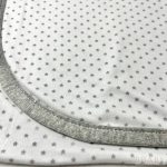 Szürke csillagos pamut babatakaró – 70×90 cm, melírszürke szegéllyel, 100% pamut