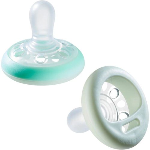 Tommee Tippee nyugtató cumi CTN Night anyamell formájú 0-6 hó 2db